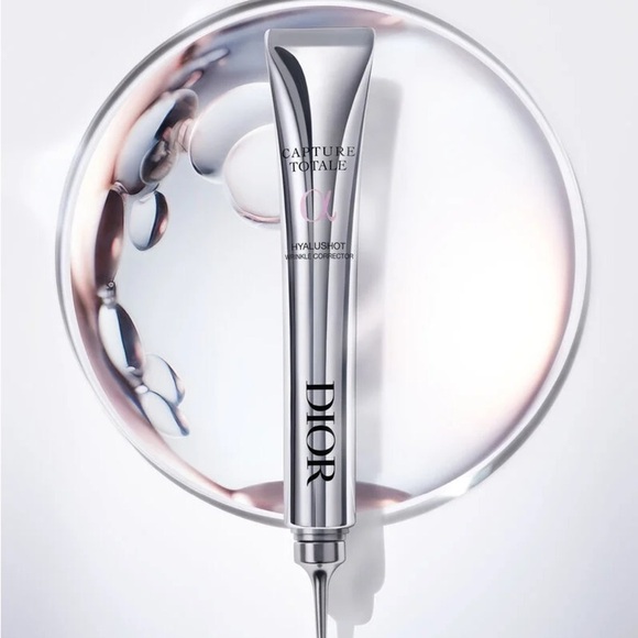 Capture Totale Hyalushot Wrinkle Corrector 15ml. - Picture 1 of 11